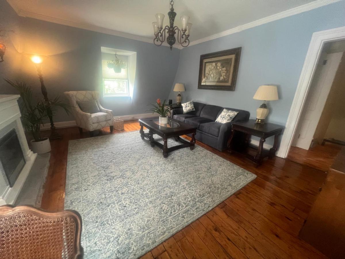 Private Victorian Apartment In Convenient City Location On 5 Acre, Sleeps 5 Poughkeepsie Eksteriør billede