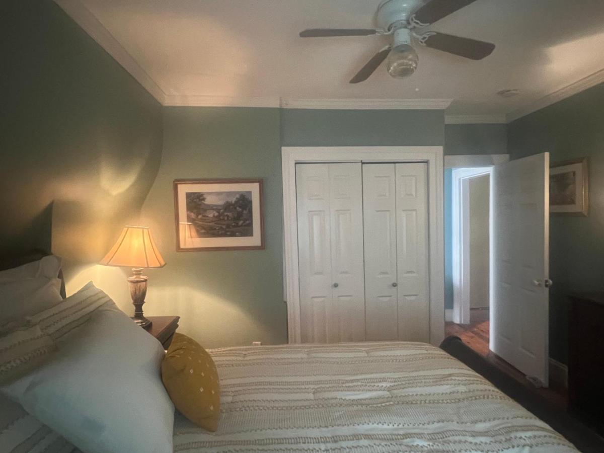 Private Victorian Apartment In Convenient City Location On 5 Acre, Sleeps 5 Poughkeepsie Eksteriør billede
